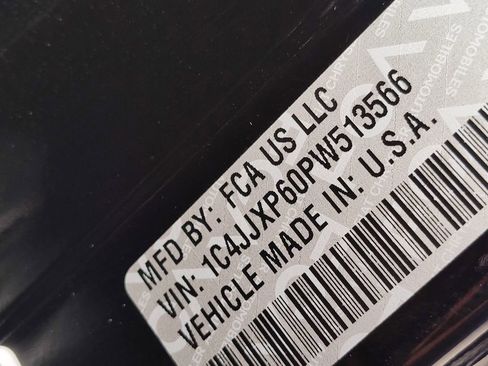 Used 2023 Jeep Wrangler Unlimited Sahara w/ Cold Weather Group image 19