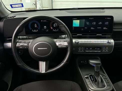 Used 2025 Hyundai Kona SEL image 13
