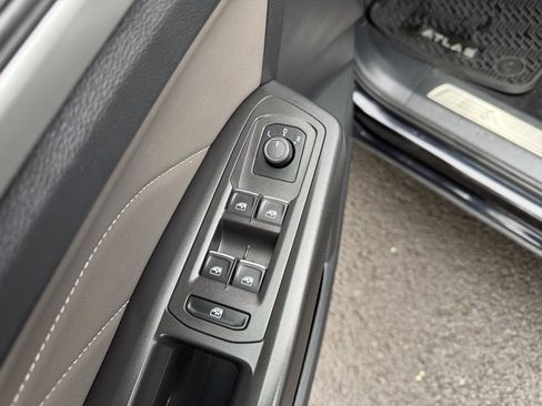 Used 2023 Volkswagen Atlas SE image 14