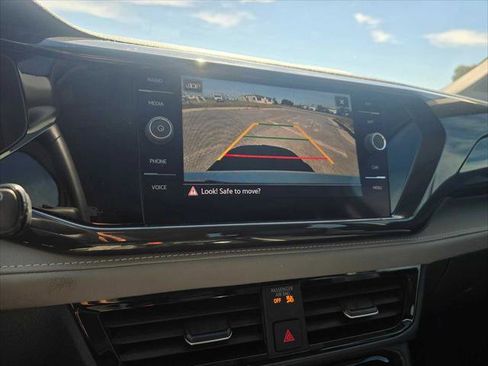 Used 2022 Volkswagen Taos SEL w/ Panoramic Sunroof Package image 29