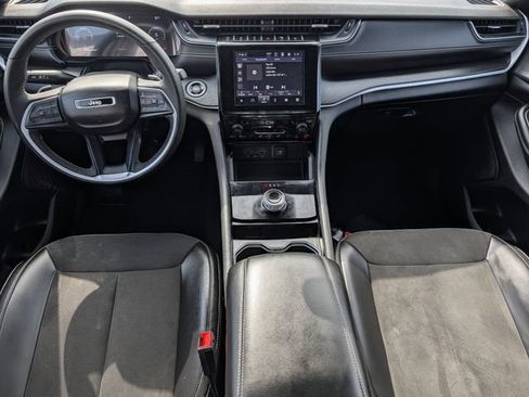 Used 2023 Jeep Grand Cherokee L Laredo AWD/4WD image 10