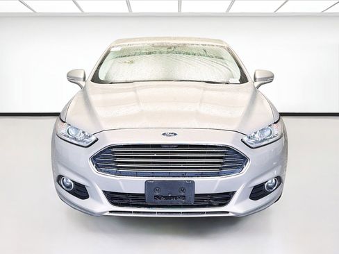 Used 2016 Ford Fusion Energi Titanium FWD image 2