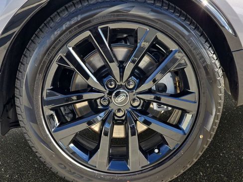 New 2026 Land Rover Discovery Limited Edition image 36