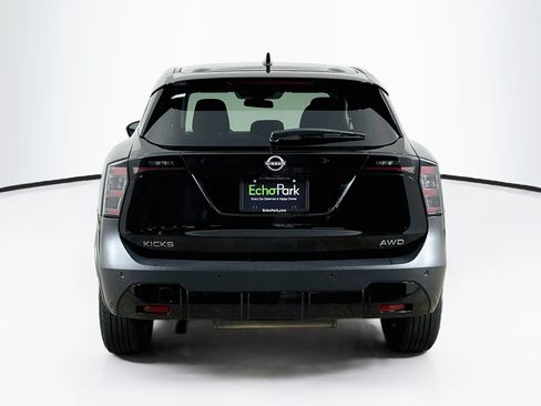 Used 2025 Nissan Kicks SV AWD/4WD image 7