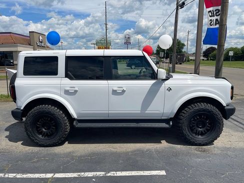 Used 2025 Ford Bronco Outer Banks AWD/4WD image 8