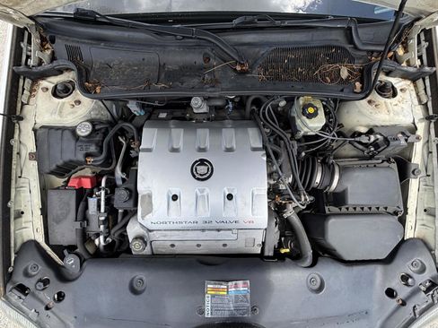 Used 2002 Cadillac De Ville Sedan w/ Comfort/Convenience Pkg image 39