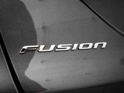 Used 2015 Ford Fusion Titanium image 18