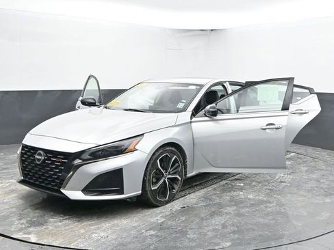 Used 2024 Nissan Altima 2.5 SR image 52