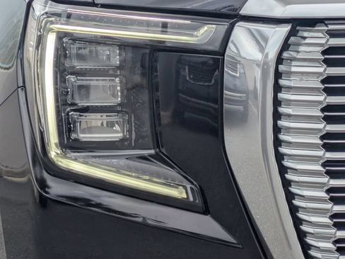 Used 2022 GMC Yukon Denali AWD/4WD image 10