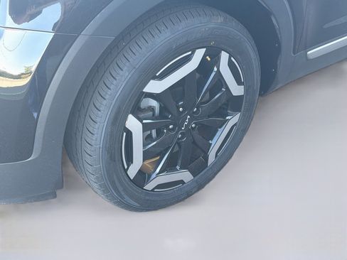 Used 2025 Kia Telluride S AWD/4WD image 11