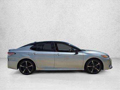 Certified 2020 Toyota Camry XSE FWD image 4