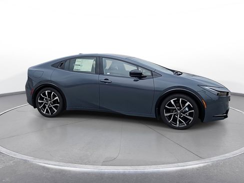 New 2026 Toyota Prius Plug-In Hybrid FWD image 9