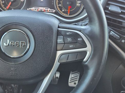 Used 2016 Jeep Cherokee Trailhawk w/ Cold Weather Group image 27