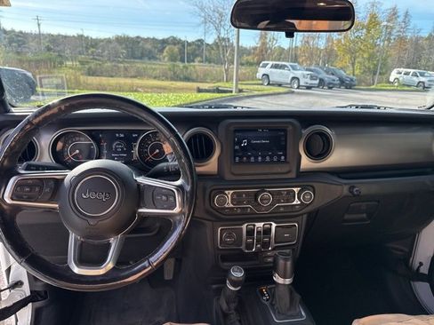 Used 2020 Jeep Gladiator Sport w/ Quick Order Package 24S image 11