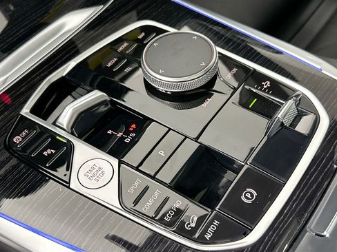 New 2026 BMW X7 xDrive40i w/ M Sport Package image 16