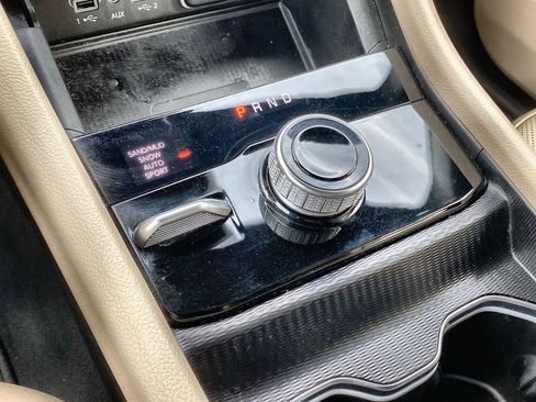 Certified 2024 Jeep Grand Cherokee Limited w/ Luxury Tech Group II image 19