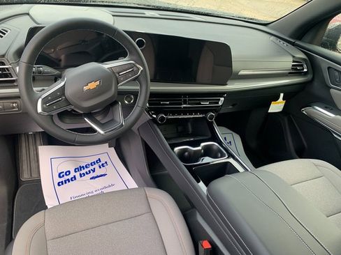 New 2026 Chevrolet Traverse LT image 9