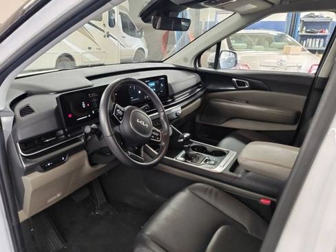 Certified 2026 Kia Carnival FWD image 16