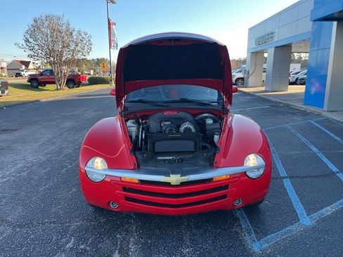 Used 2005 Chevrolet SSR w/ Preferred Equipment Group image 33