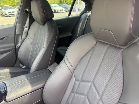 Used 2025 BMW i5 xDrive40 w/ M Sport Package AWD/4WD image 9