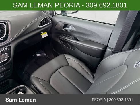 New 2026 Chrysler Pacifica Select w/ S Appearance Package FWD image 22