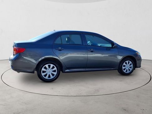 Used 2010 Toyota Corolla LE image 4