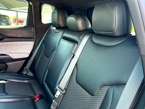 Used 2024 Jeep Compass Latitude image 19