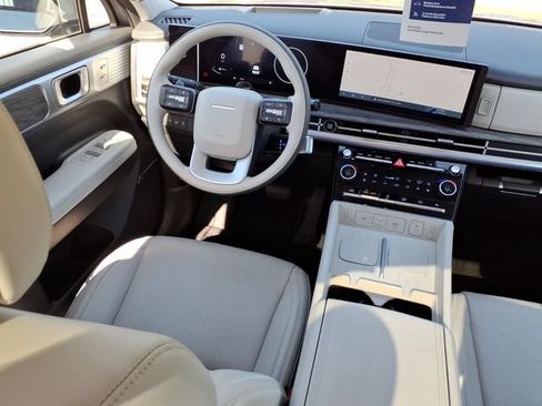 Certified 2024 Hyundai Santa Fe Calligraphy FWD image 4