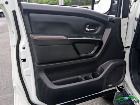 Used 2024 Nissan Titan PRO-4X w/ Pro-4x Convenience Package AWD/4WD image 10