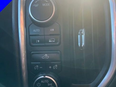 Used 2022 Chevrolet Silverado 1500 LT w/ Bed Protection Package image 15