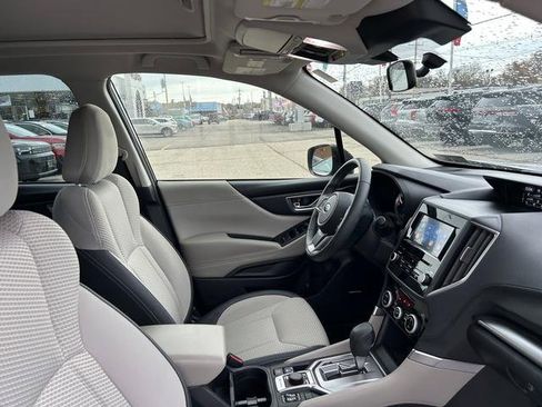 Used 2023 Subaru Forester Premium image 31
