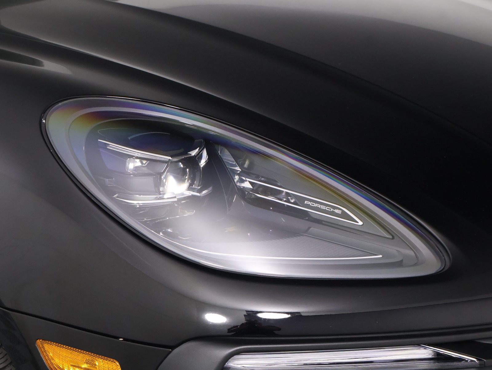 Certified 2026 Porsche Macan AWD/4WD image 28