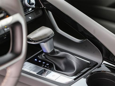 Certified 2023 Hyundai Elantra SEL w/ Convenience Package image 18