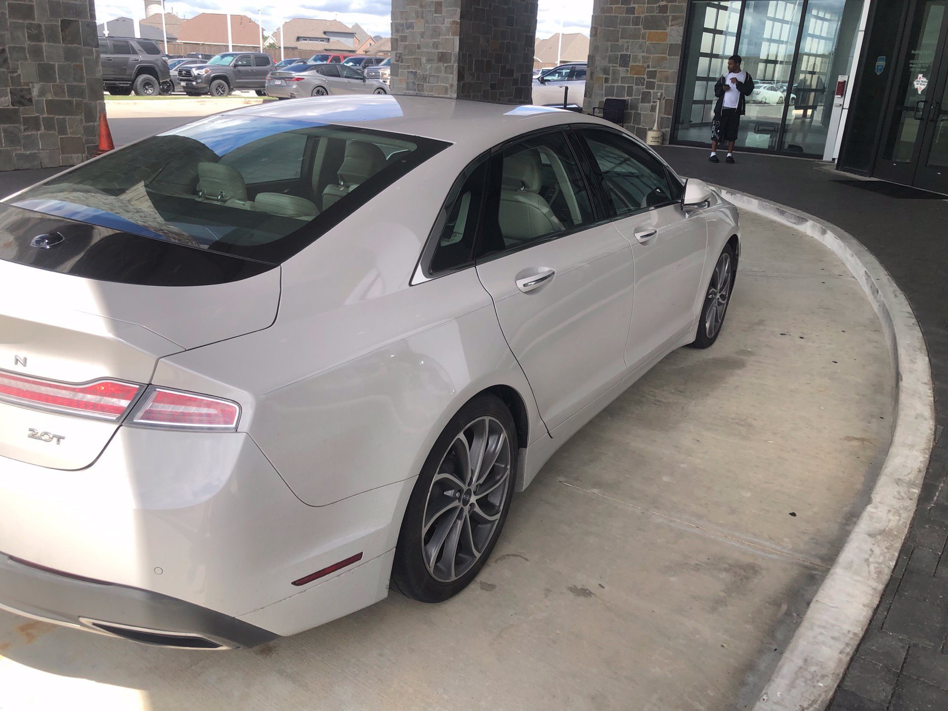 Used 2019 Lincoln MKZ Reserve w/ Reserve Plus Package FWD image 3