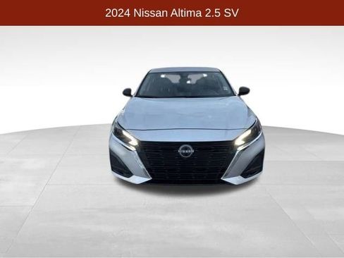 Used 2024 Nissan Altima 2.5 SV image 2