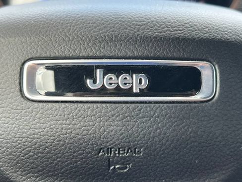 Used 2024 Jeep Grand Cherokee L Altitude AWD/4WD image 47