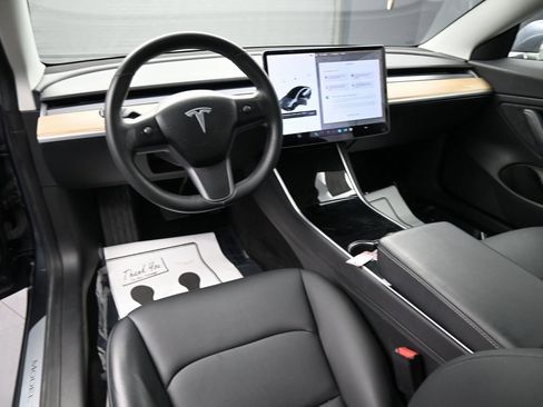 Used 2018 Tesla Model 3 Long Range image 9