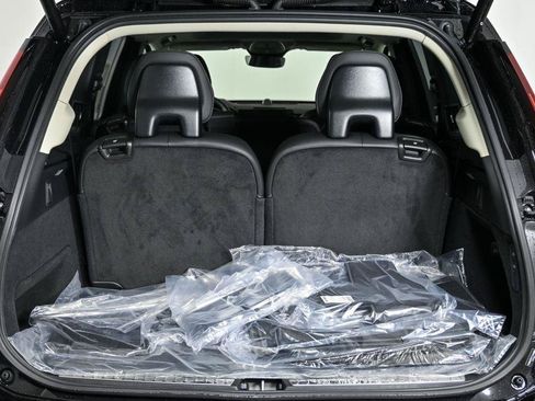 Used 2026 Volvo XC90 B6 Ultra w/ Protection Package AWD/4WD image 32