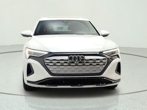 Used 2024 Audi Q8 e-tron Premium Plus AWD/4WD image 2