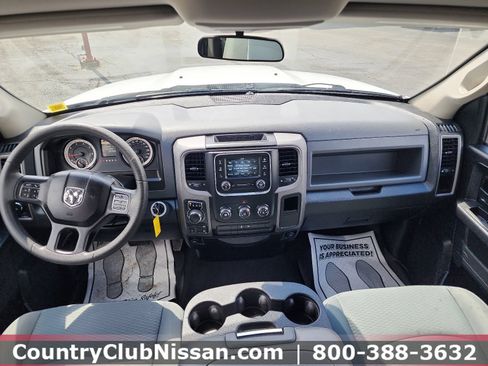 Used 2018 RAM 1500 Express AWD/4WD image 25