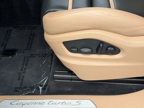Certified 2023 Porsche Cayenne Turbo S AWD/4WD image 26