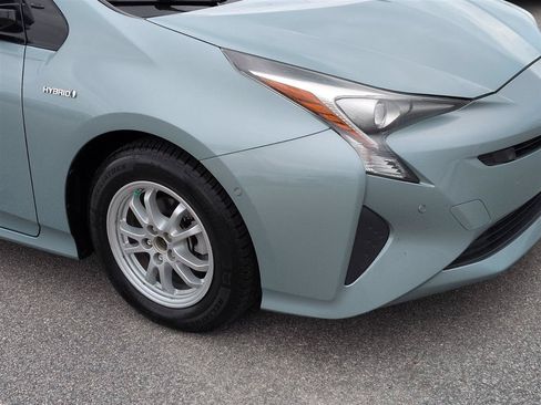 Used 2018 Toyota Prius Four w/ Advanced Technology Package FWD image 9