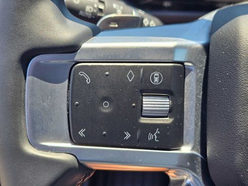 Used 2025 Land Rover Discovery Dynamic SE AWD/4WD image 36