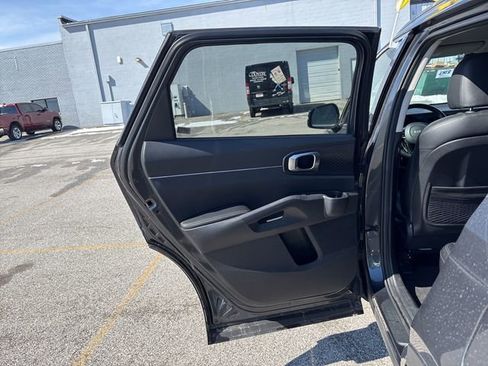 Used 2024 Kia Sorento S FWD image 22