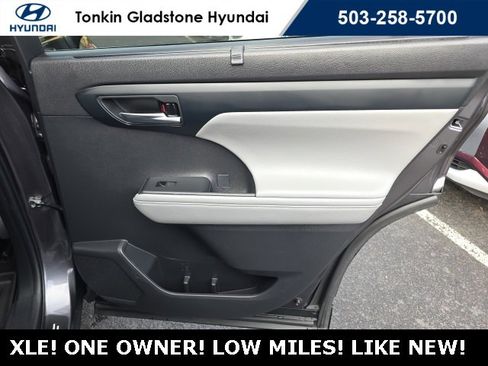Used 2022 Toyota Highlander XLE image 22