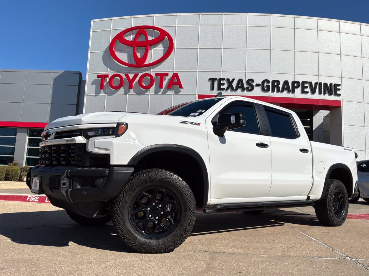 Used 2024 Chevrolet Silverado 1500 ZR2 w/ ZR2 Bison Edition AWD/4WD image 2