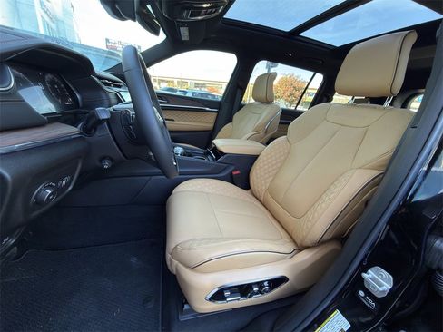 New 2025 Jeep Grand Cherokee L Summit w/ Obsidian Package image 19