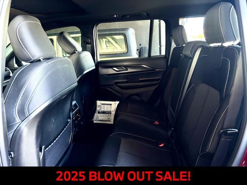 New 2025 Jeep Grand Cherokee Laredo X image 25