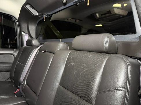 Used 2013 Chevrolet Avalanche LTZ RWD image 19