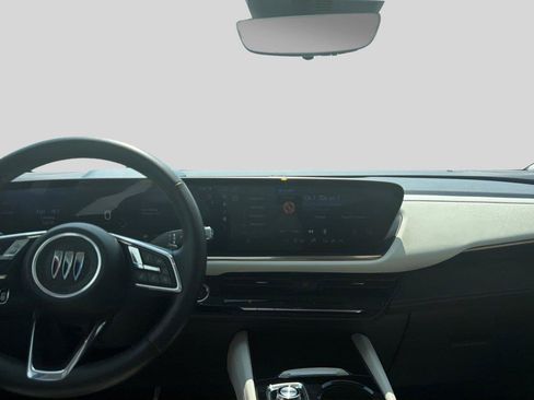 Used 2025 Buick Envision Avenir AWD/4WD image 9